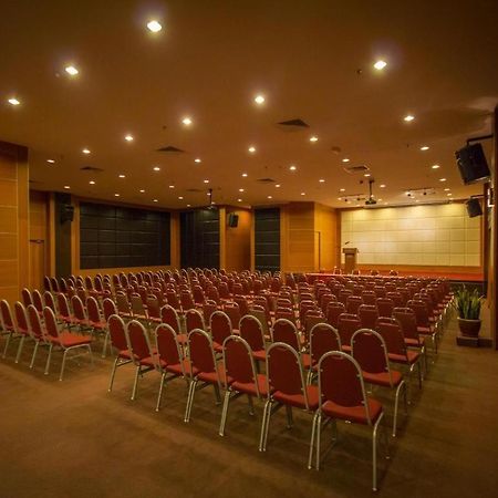 Hotel Continental Penang Джордж Таун Екстериор снимка
