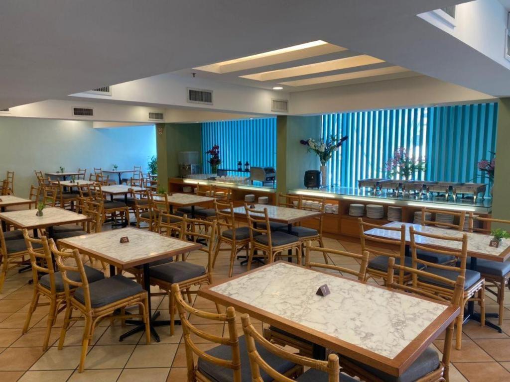 Hotel Continental Penang Джордж Таун Екстериор снимка