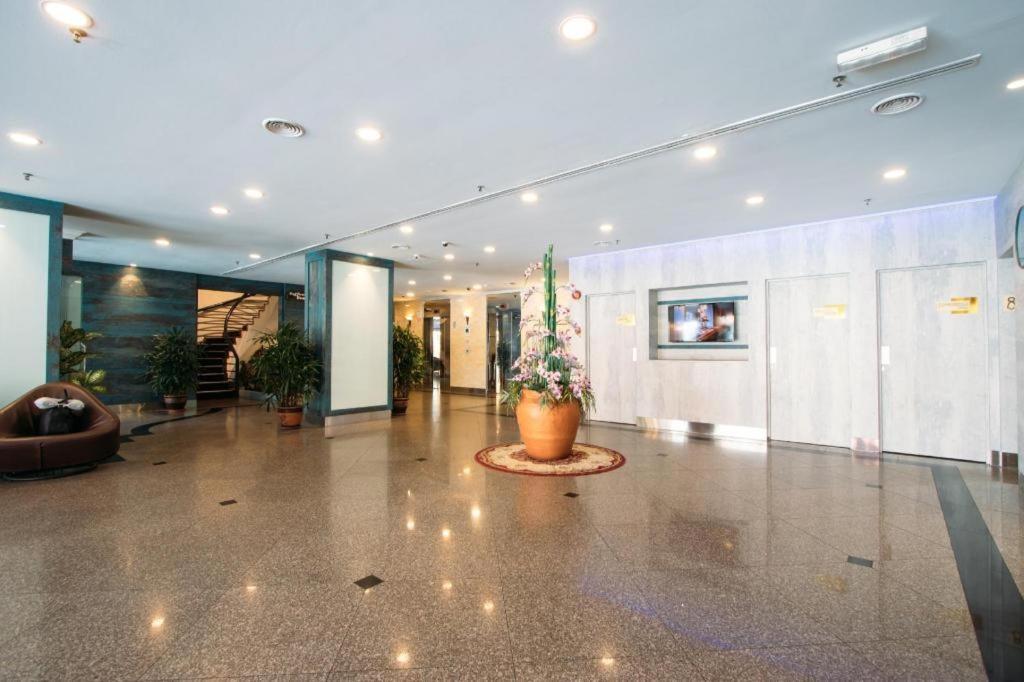 Hotel Continental Penang Джордж Таун Екстериор снимка