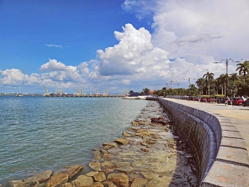 Hotel Continental Penang Джордж Таун Екстериор снимка