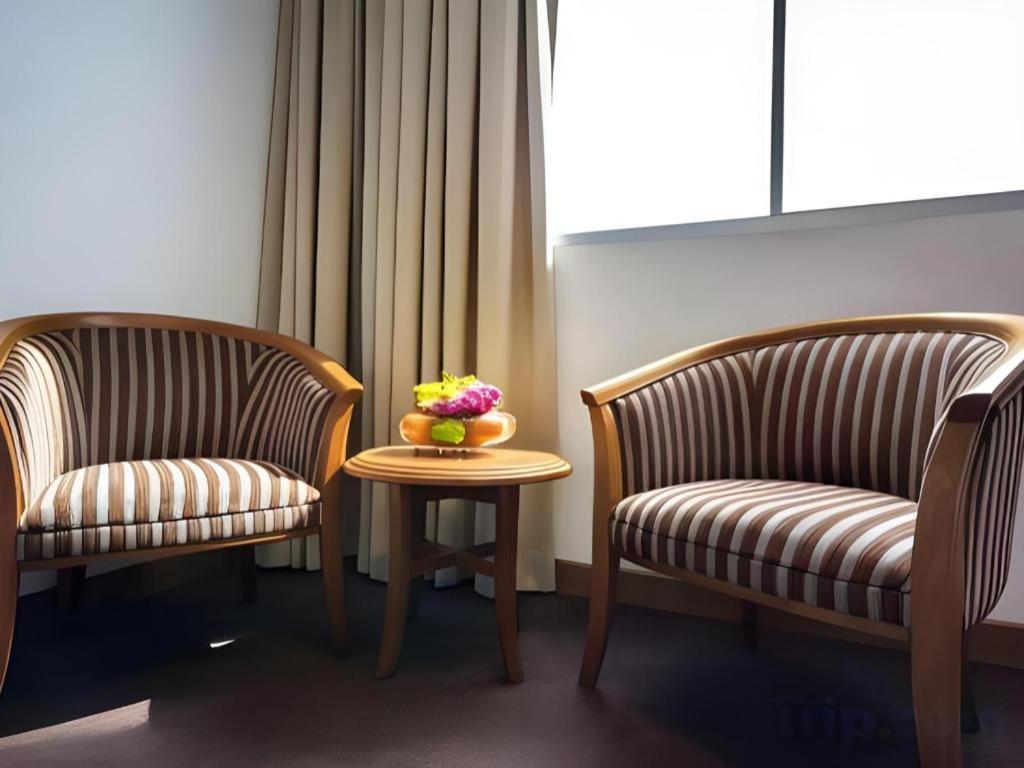 Hotel Continental Penang Джордж Таун Екстериор снимка